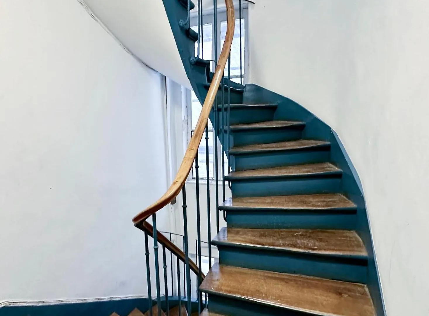 Stylish Duplex In Front Of Buttes-Chaumont Apartment Paris