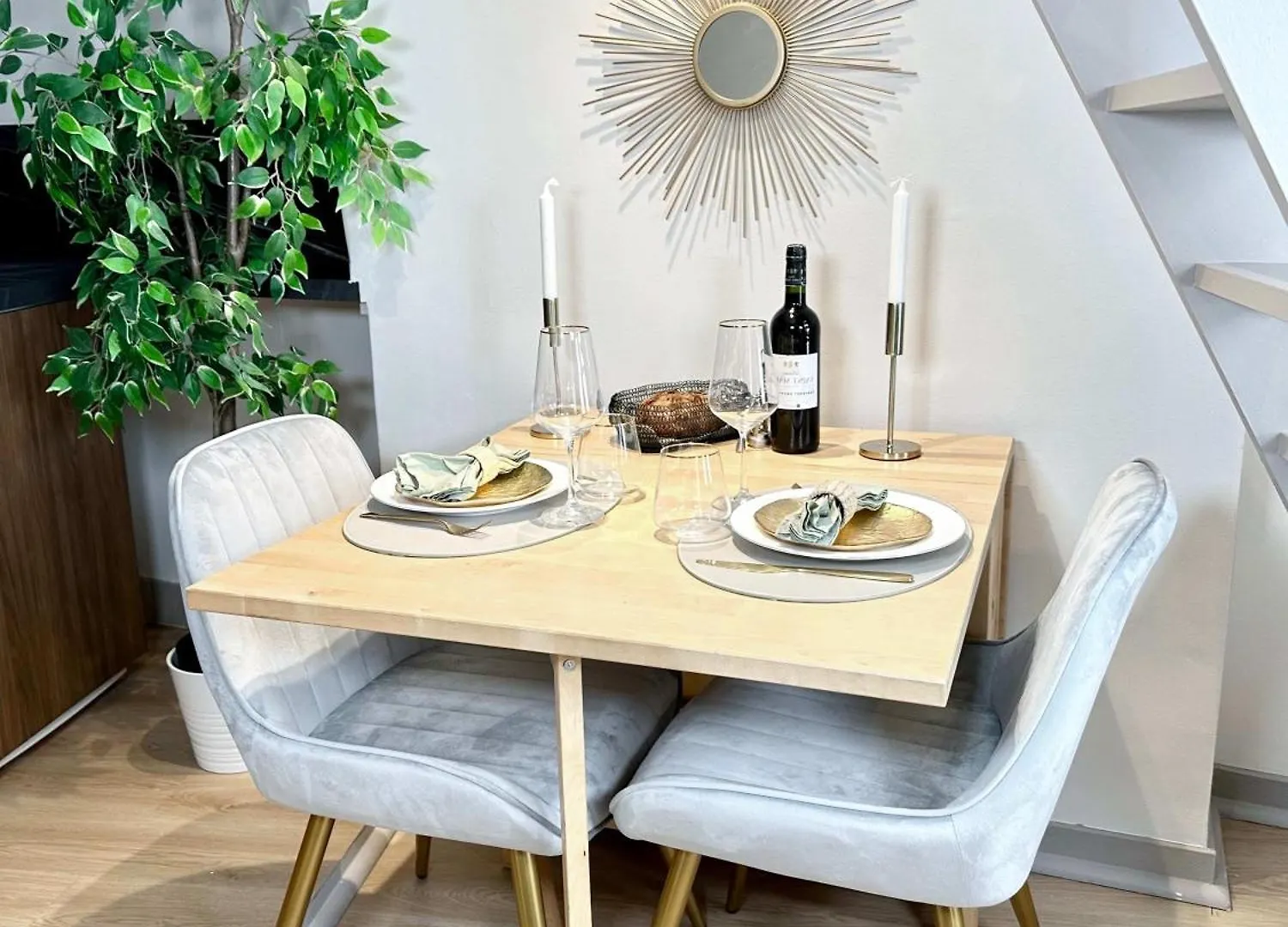 Stylish Duplex In Front Of Buttes-Chaumont Apartment Paris