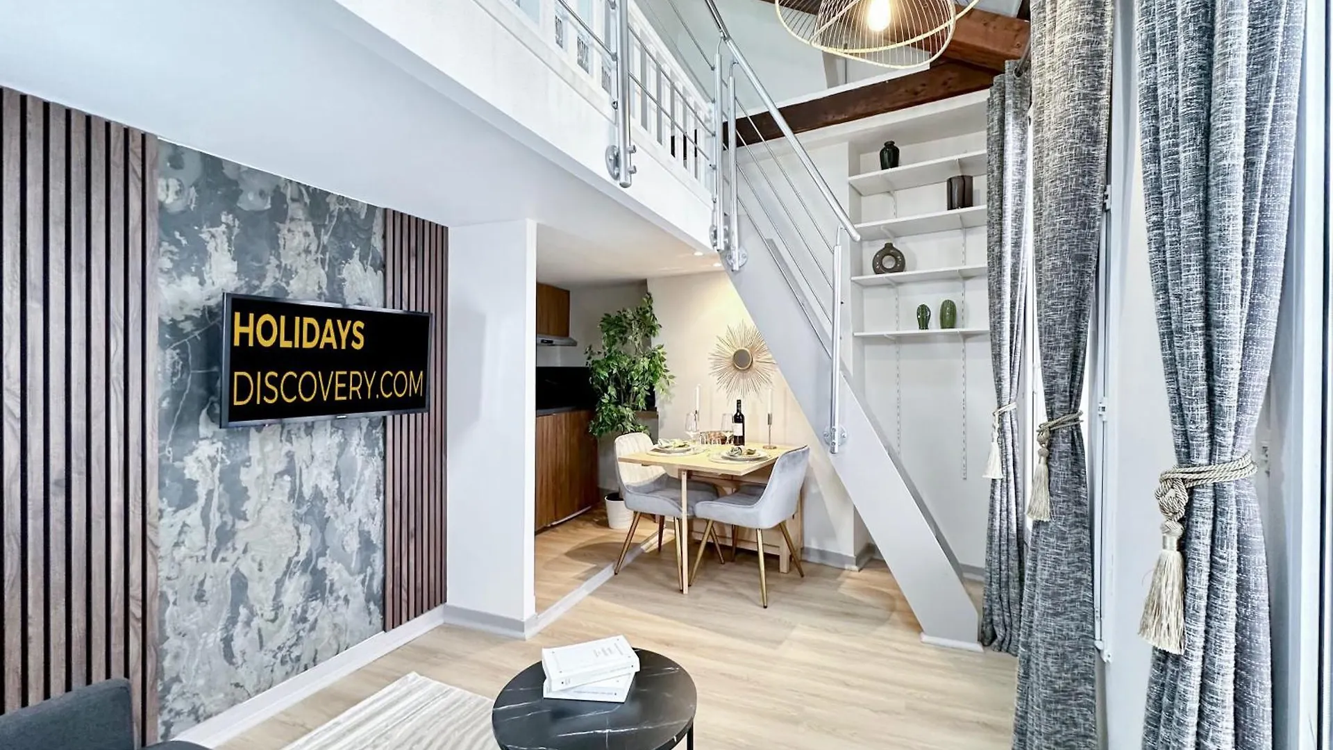 Stylish Duplex In Front Of Buttes-Chaumont location